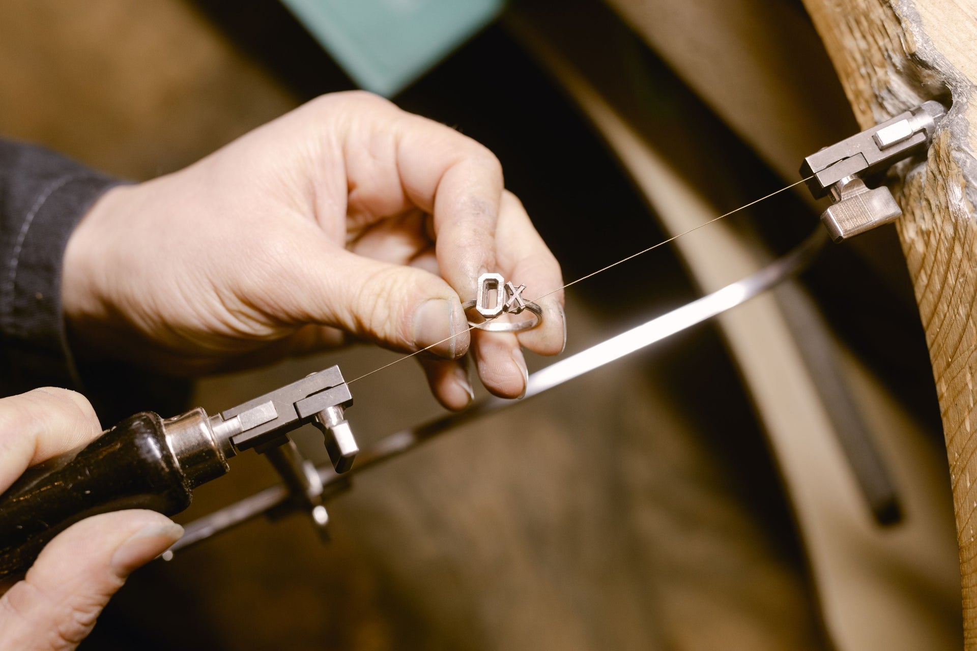 Bijouterie, joaillerie, diamantaire : trois métiers, trois approches