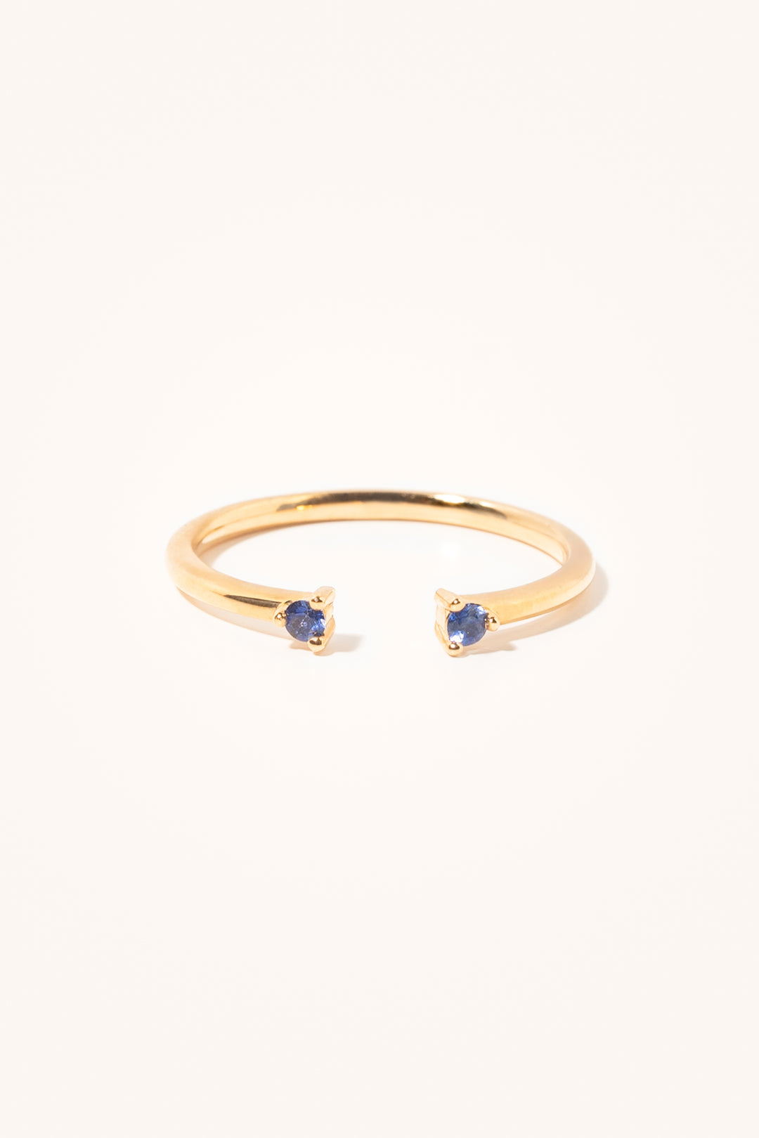 Clara saphirs bleus