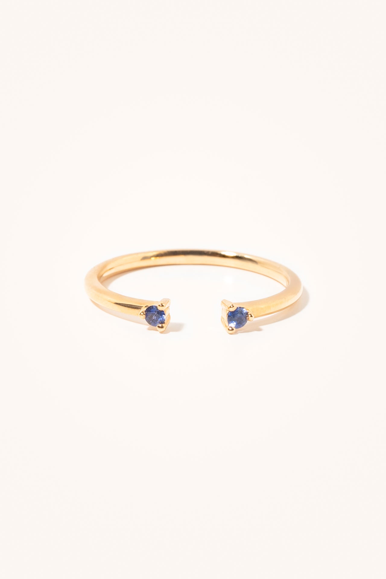 Clara saphirs bleus