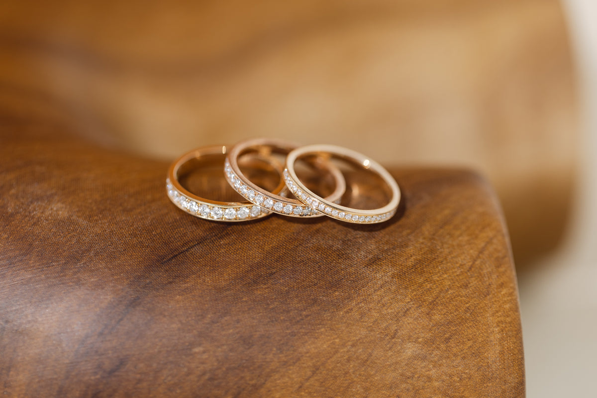 Trio d'alliances femme pavée diamants naturels