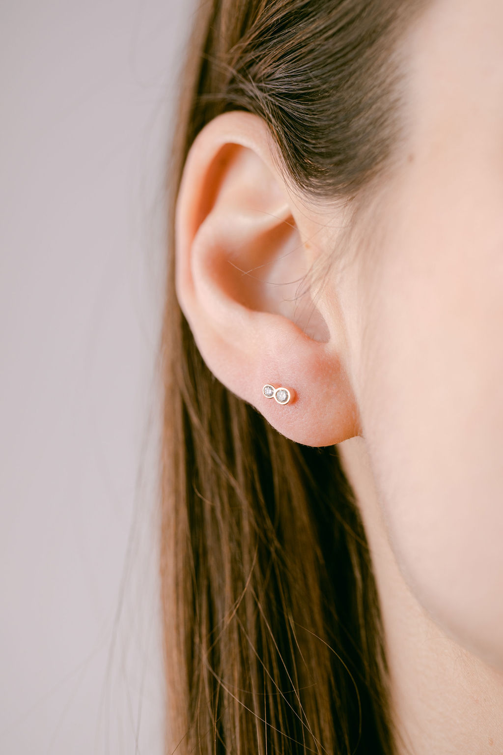 Boucles d'oreilles Anie avec diamants gris2