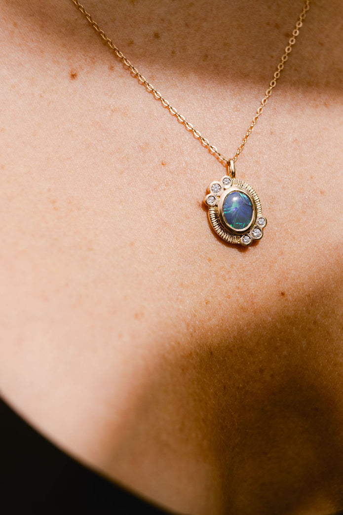 Collier opale en or 18 carats
