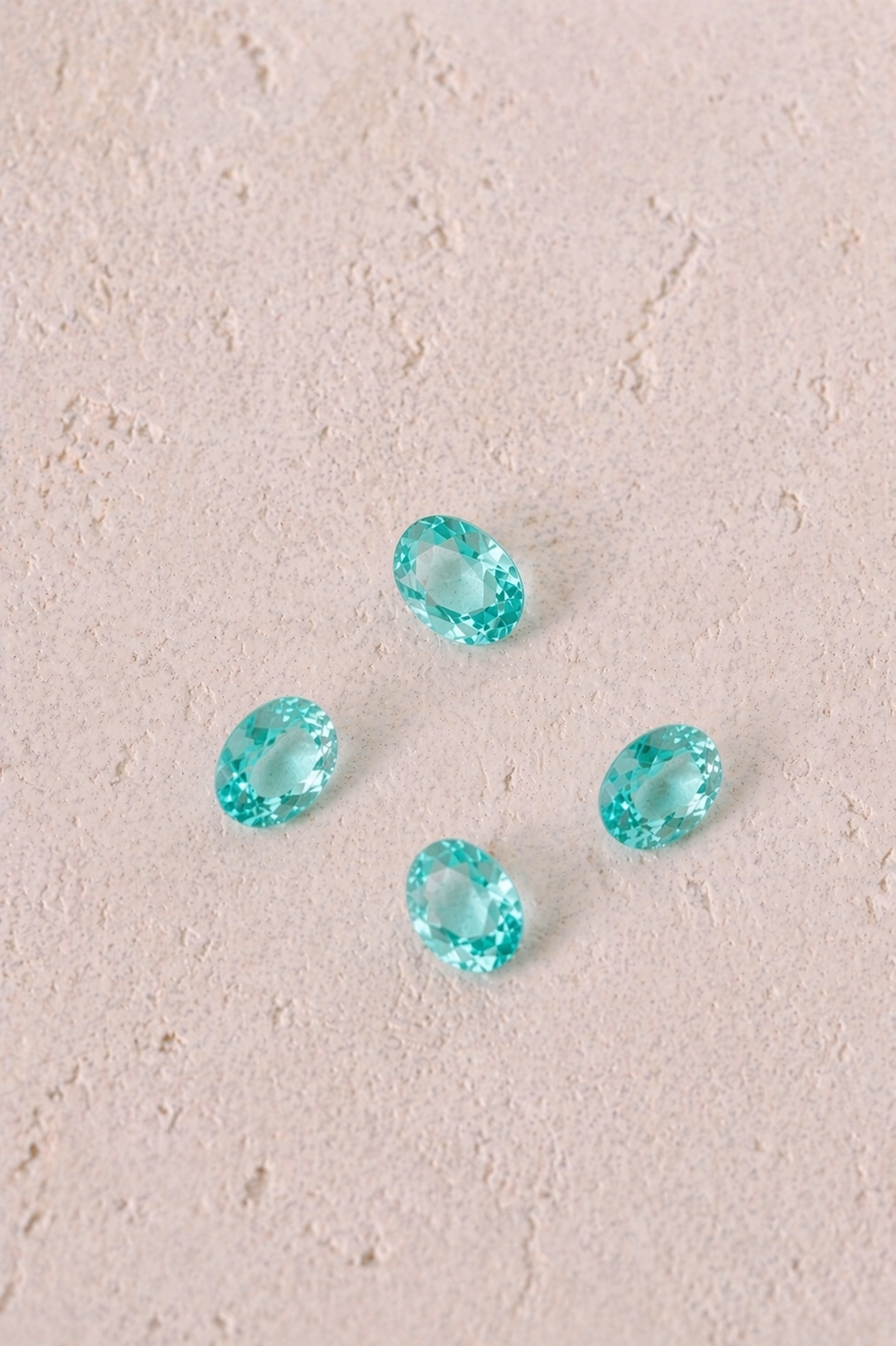 Lot de plusieurs tourmalines Paraiba, des pierres bleus turquoises rares